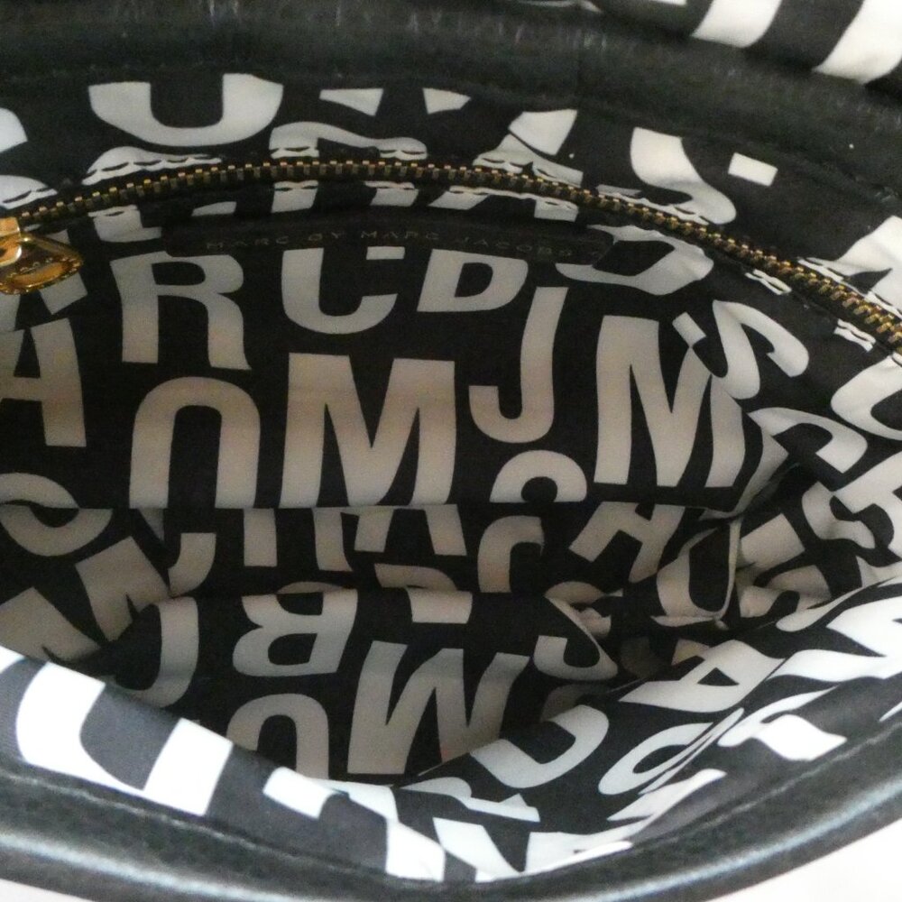MARC by MARC JACOBS Classic Q Percy Flap Crossbody, Black Leather - Picture 9 of 15